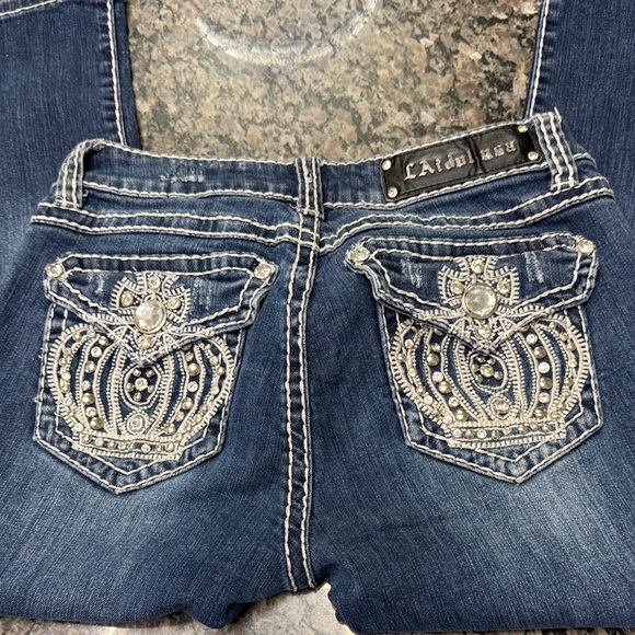 L.A. Idol crop Jeans with Silver crown Embellishments EUC 9 - Picture 2 of 11